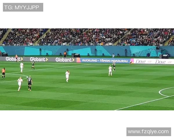 球星卡与足球猝死事件引发的世界杯关注与反思