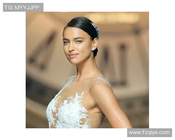 足球球星女友私密艳照曝光 引发网络热议与争议